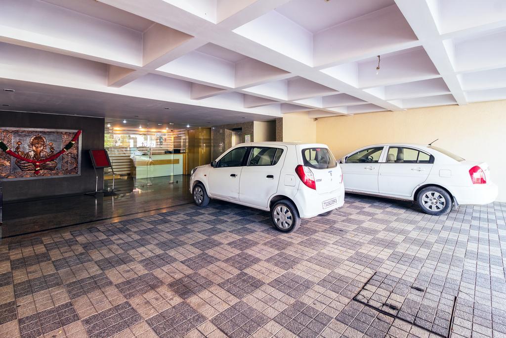Hotel Oriva Vinflora Residency - Nr Lv Prasad Hospital, Banjara Hills Hyderabad Exterior foto